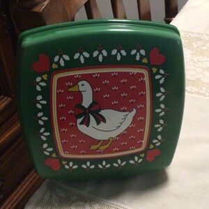Ullman co. Vintage plastic goose container